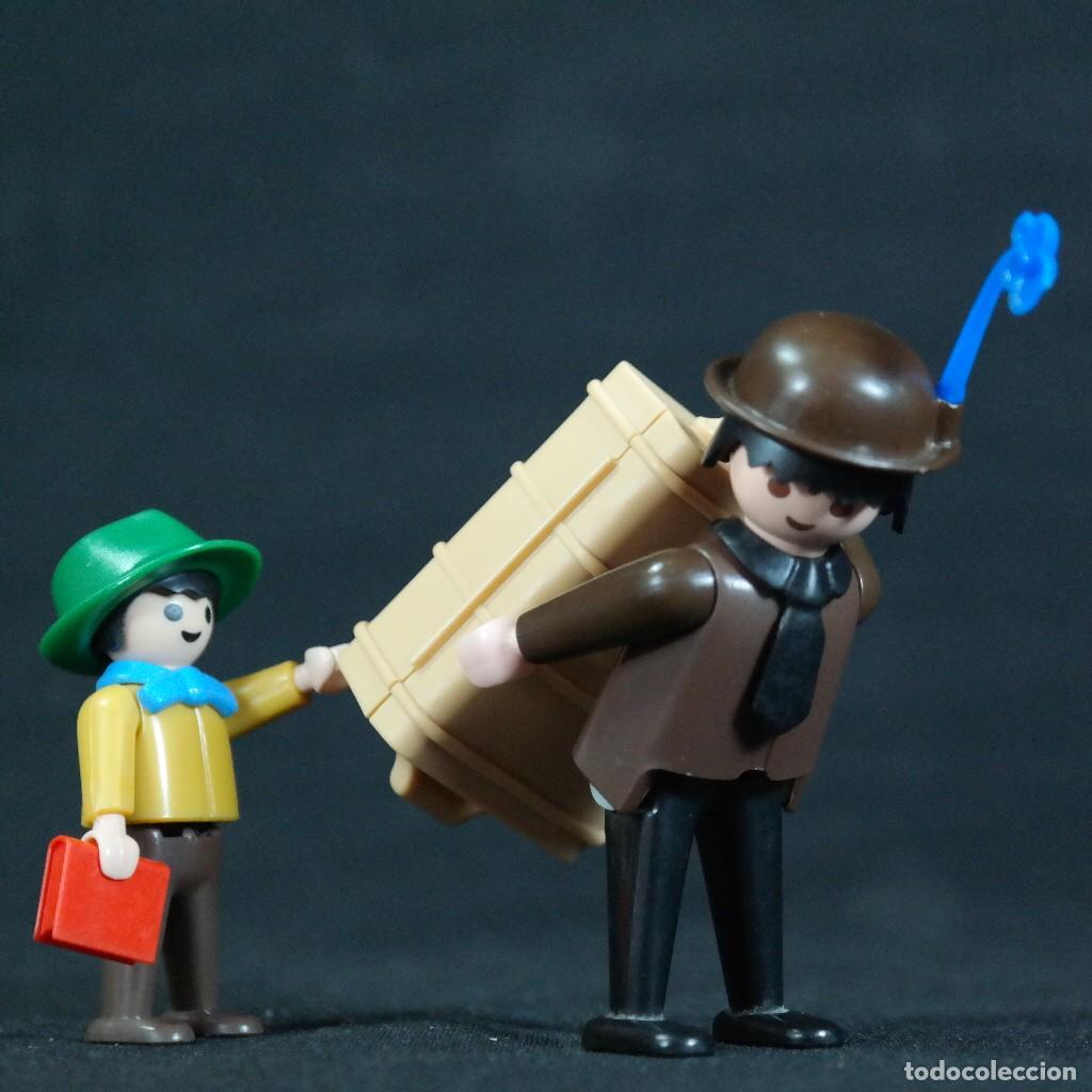 Playmobil: Playmobil padre con hijo y baul ☼