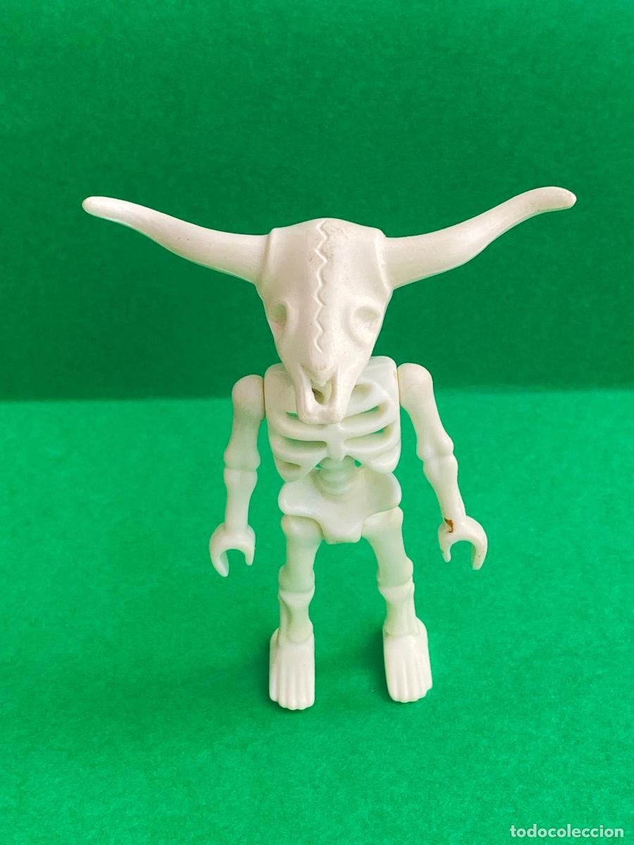 Playmobil: Playmobil esqueleto con cabeza de vaca