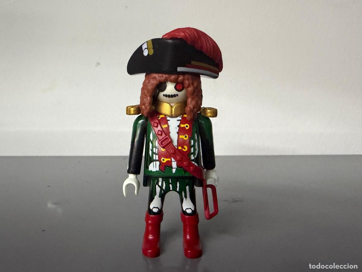 Playmobil: PLAYMOBIL figura pirata con portasable y gorro con pluma -mix27