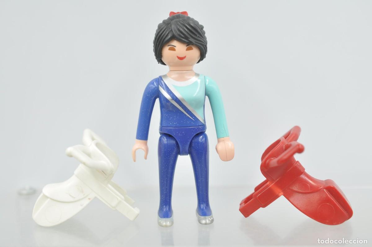 Playmobil: wsk102 Playmobil, figura mujer, acr&oacute;bata caballos 6933 con 2 monturas con defectos
