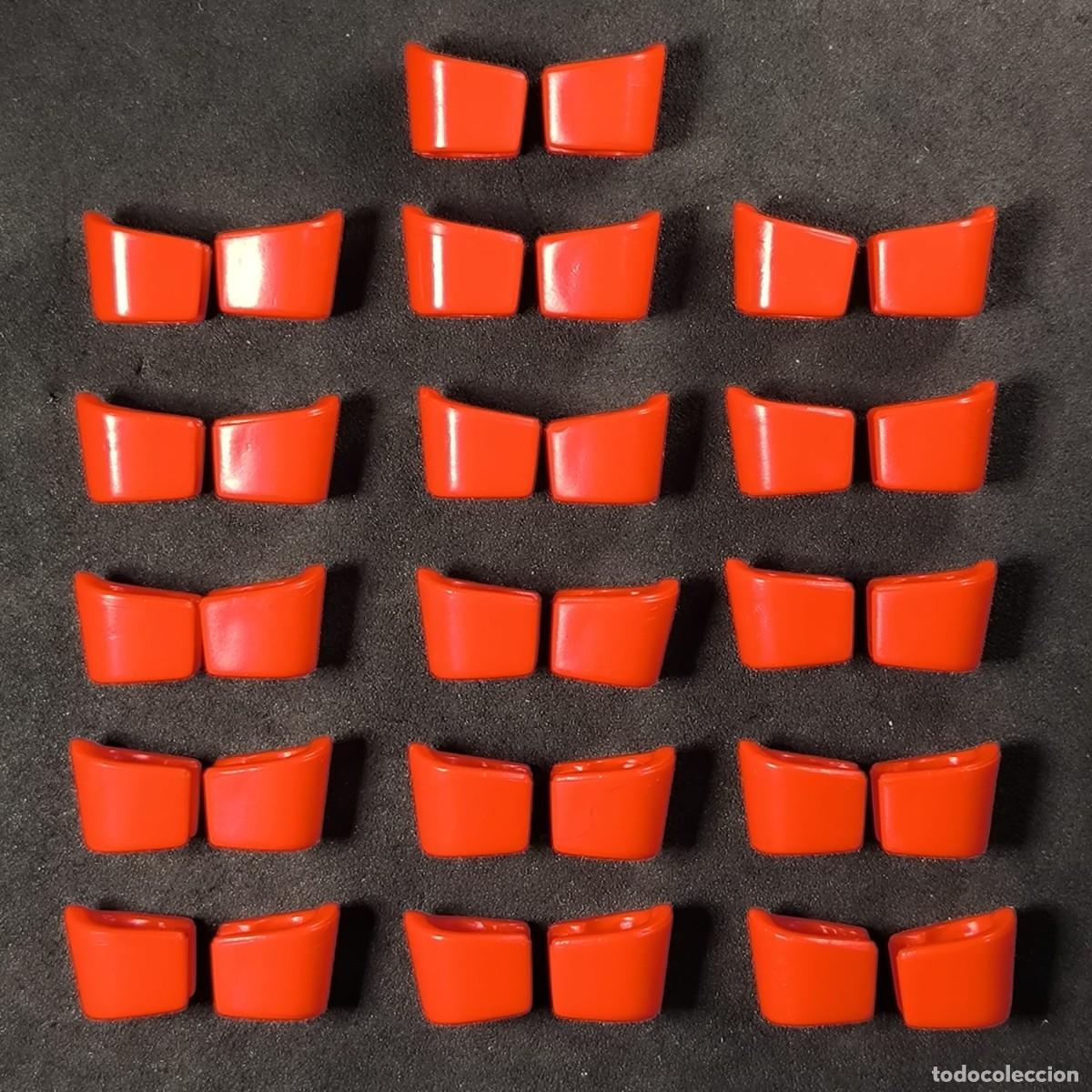 Playmobil: Playmobil p&uacute;&ntilde;os rojos con punta en excelente estado ☼