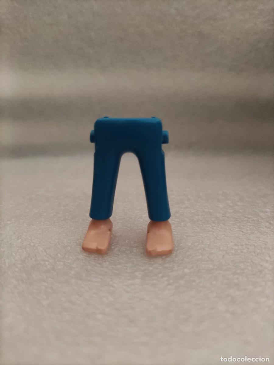 Playmobil: Piernas hombre Pantal&oacute;n azul descalzo Playmobil