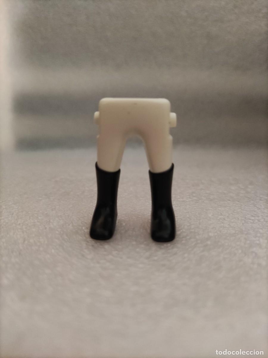 Playmobil: Piernas hombre Pantal&oacute;n blanco calzado negro Playmobil