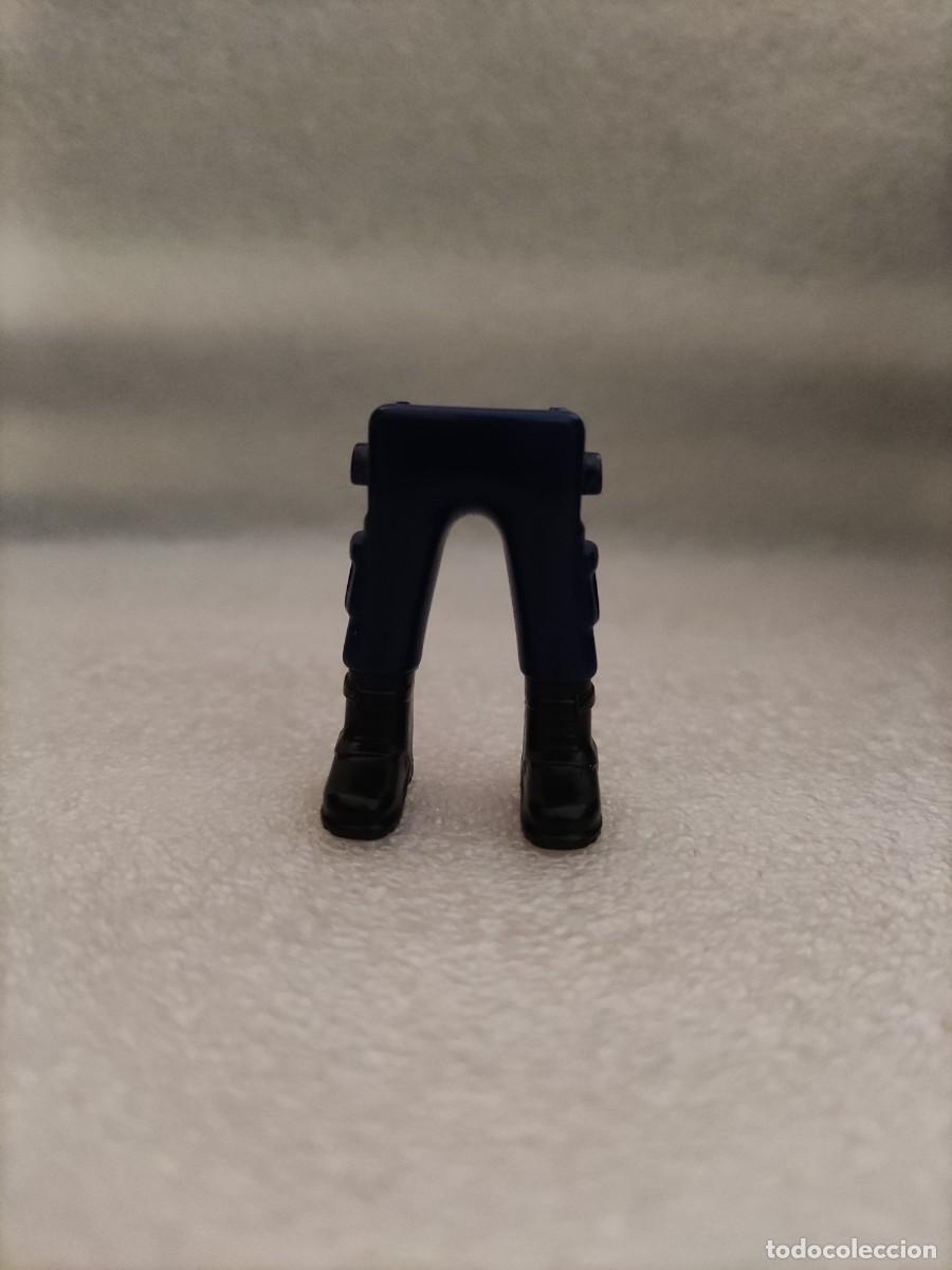 Playmobil: Piernas hombre Pantal&oacute;n azul oscuro bolsillos calzado negro Playmobil