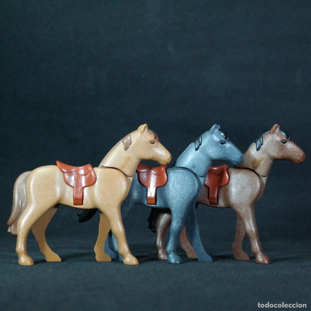 Playmobil: Playmobil tres caballos ☼