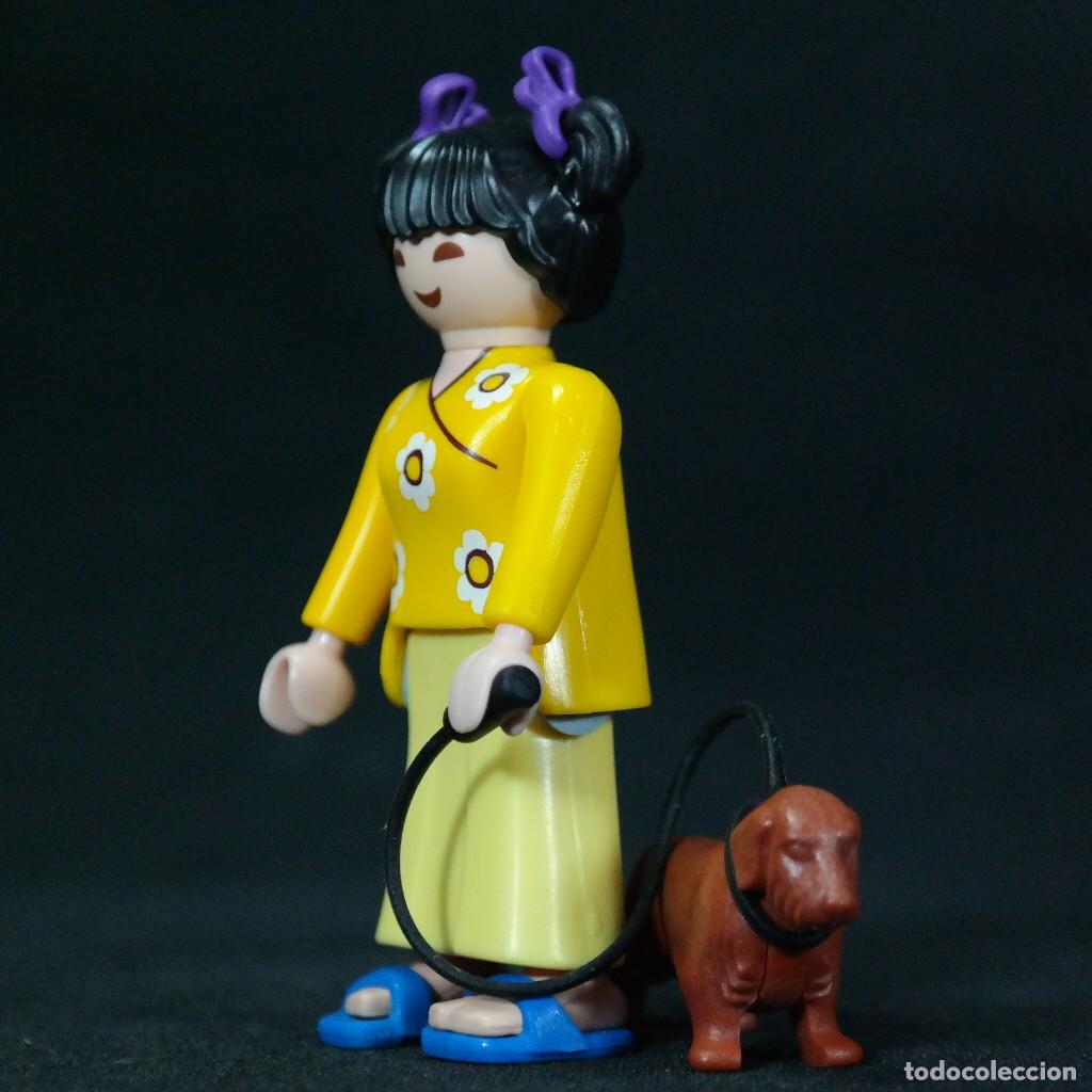 Playmobil: Playmobil joven japonesa con perro ☼