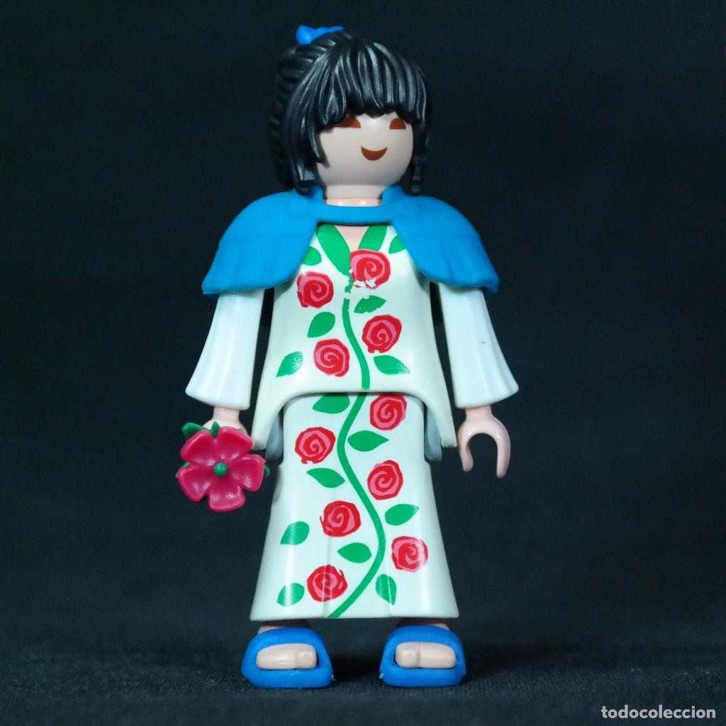 Playmobil: Playmobil joven japonesa con flor ☼