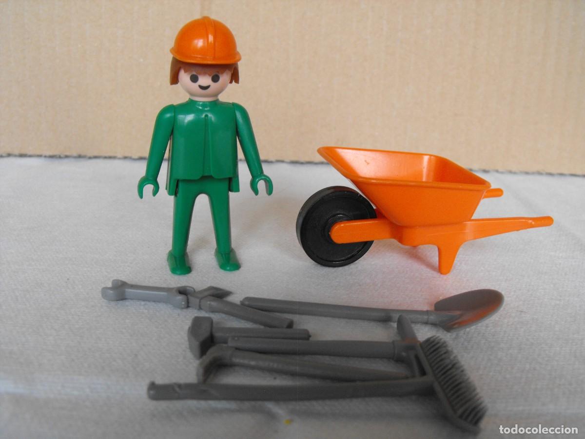 Playmobil: PLAYMOBIL. Figura de obrero con carretilla. De la Ref. 3114. Primera &eacute;poca.