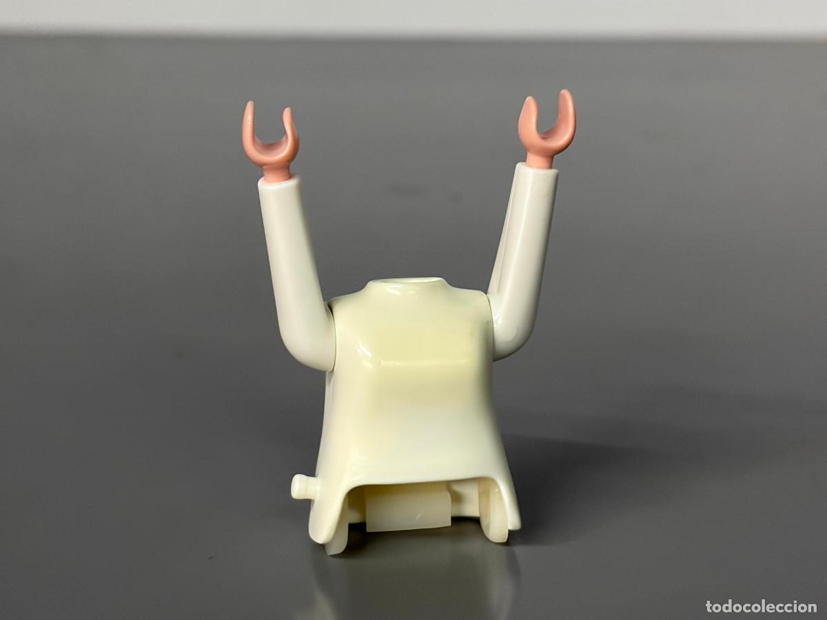 Playmobil: playmobil cuerpo recambio mujer blanco con pivote cartuchera + 2 brazos blancos,, pinza no incluida-