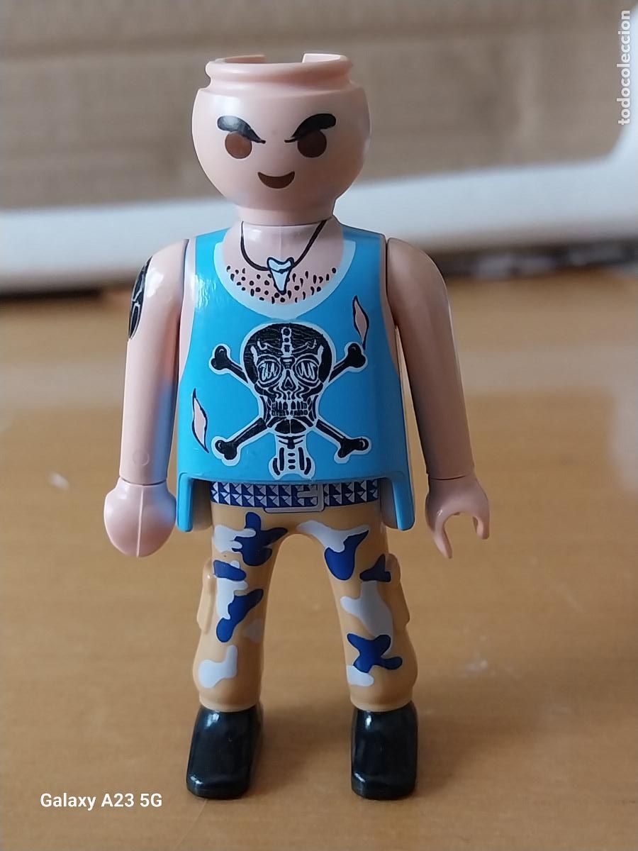 Playmobil: PLAYMOBIL FIGURA GEOBRA 2009 PANDILLERO CALAVERA CAMISETA TATOO SIN PELO ORIGINAL