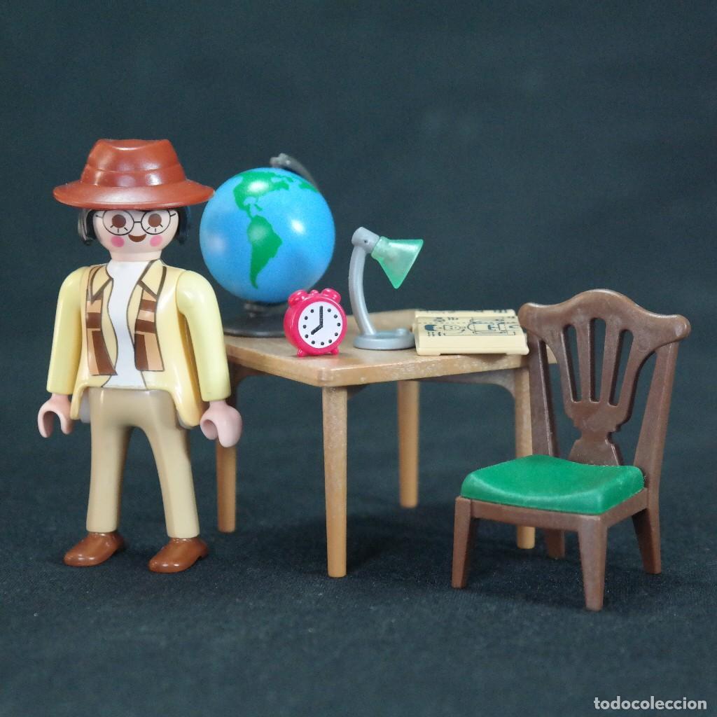 Playmobil: Playmobil mujer con anteojos y mesa para leer y estudiar☼