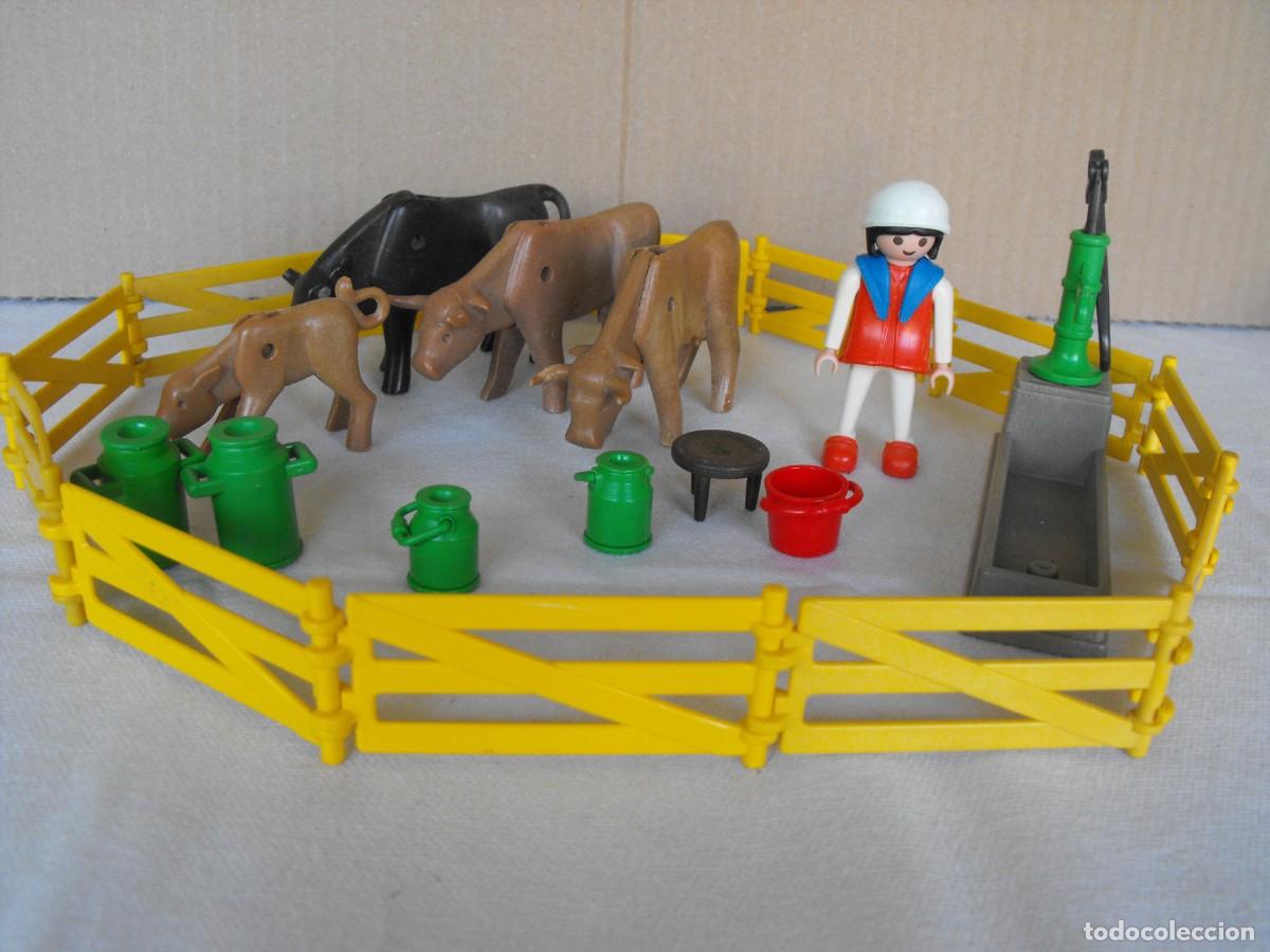 Playmobil: PLAYMOBIL. Granjera con vacas. Establo. Primera &eacute;poca.