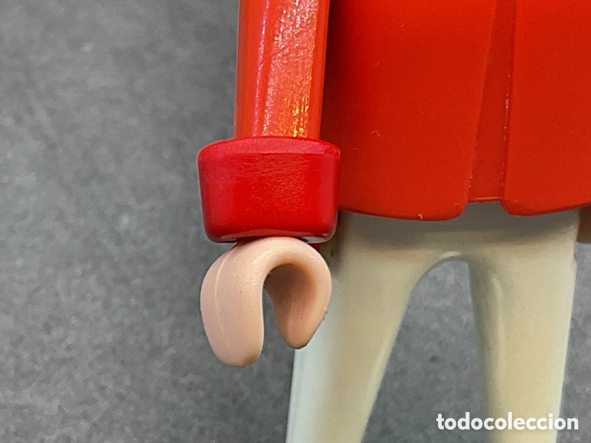 Playmobil: ACCESORIO PLAYMOBIL. MANGUITO COLOR ROJO , MU&Ntilde;EQUERAS. REF PILOTOS, POLICIAS, SOLDADOS,