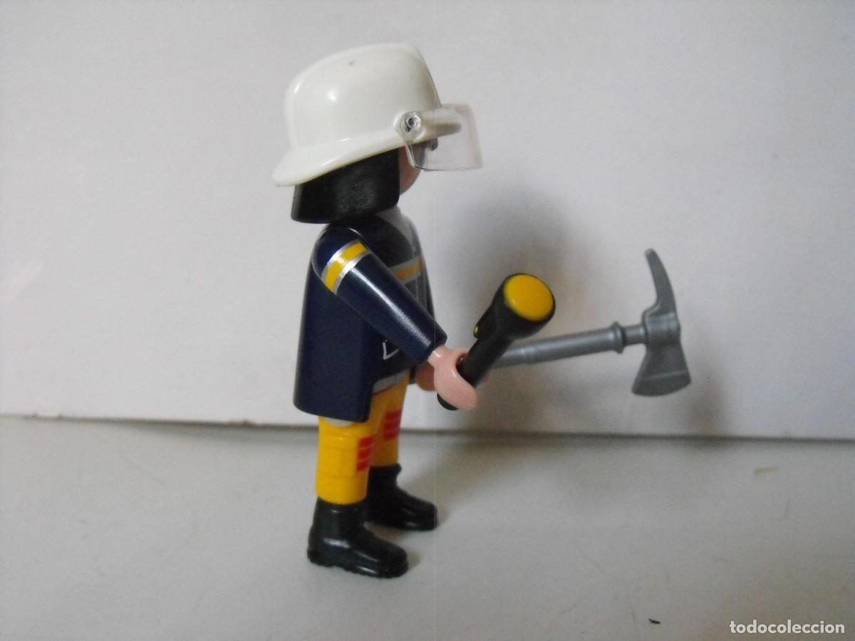 Playmobil: PLAYMOBIL. Figura de Bombero. - Foto 2