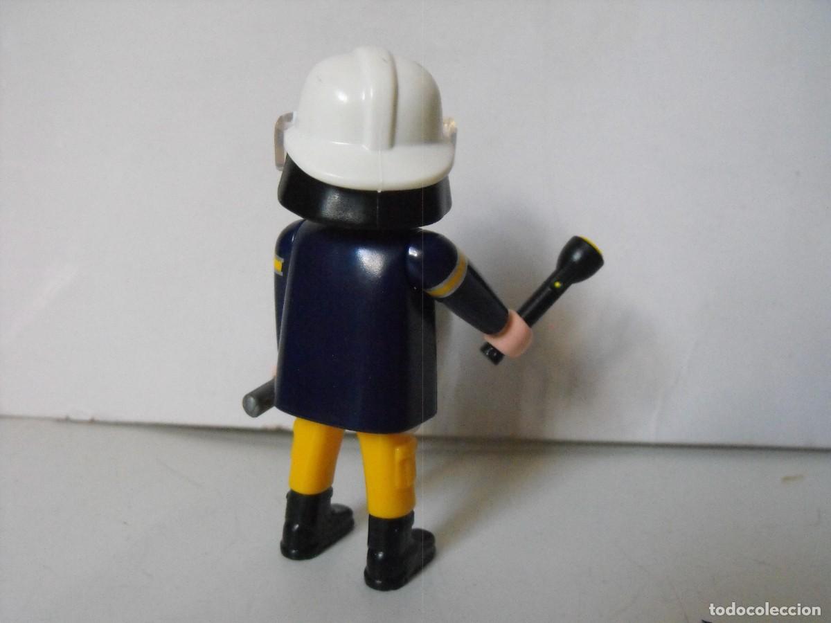 Playmobil: PLAYMOBIL. Figura de Bombero. - Foto 3