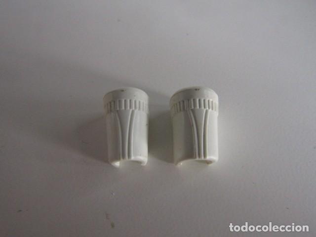 Playmobil: DIFICIL PAREJA DE CUBREPIERNAS BLANCOS ESQUIMALES ANTIGUOS PLAYMOBIL