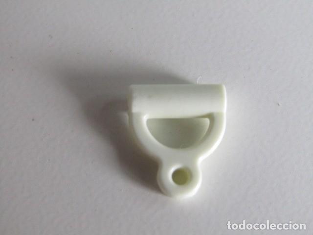 Playmobil: DIFICIL TIRADOR DE MANO TRINEO BLANCO INVIERNO SERIE COLOR 1&ordf; &Eacute;POCA PLAYMOBIL