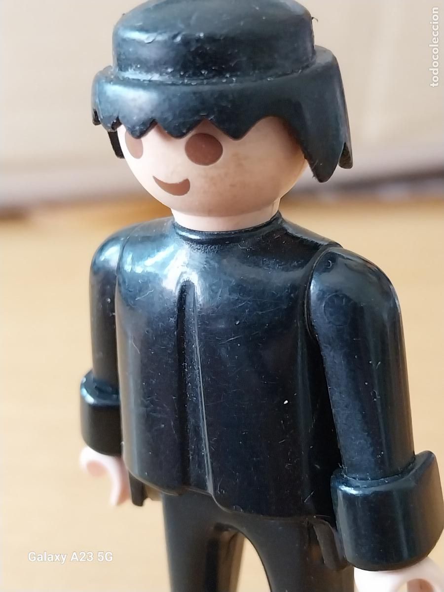 Playmobil: PLAYMOBIL HOMBRE NEGRO MANOS M&Oacute;VILES GEOBRA 1974 FIGURA JUGADA ORGINAL **