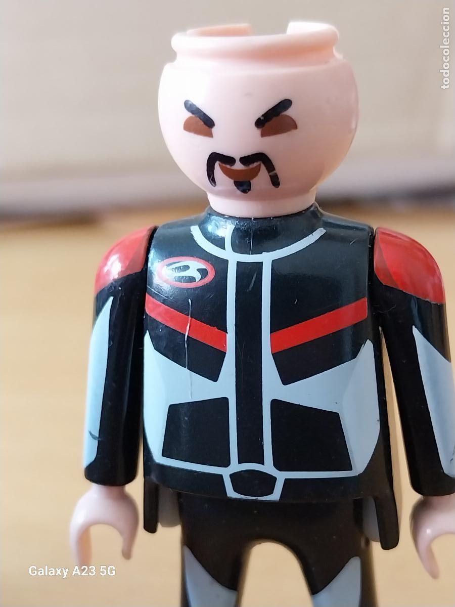 Playmobil: PLAYMOBIL HOMBRE MOTORISTA ASIATICO 1974 FIGURA GEOBRA 1997 JUGADA ORGINAL ** SIN PELO