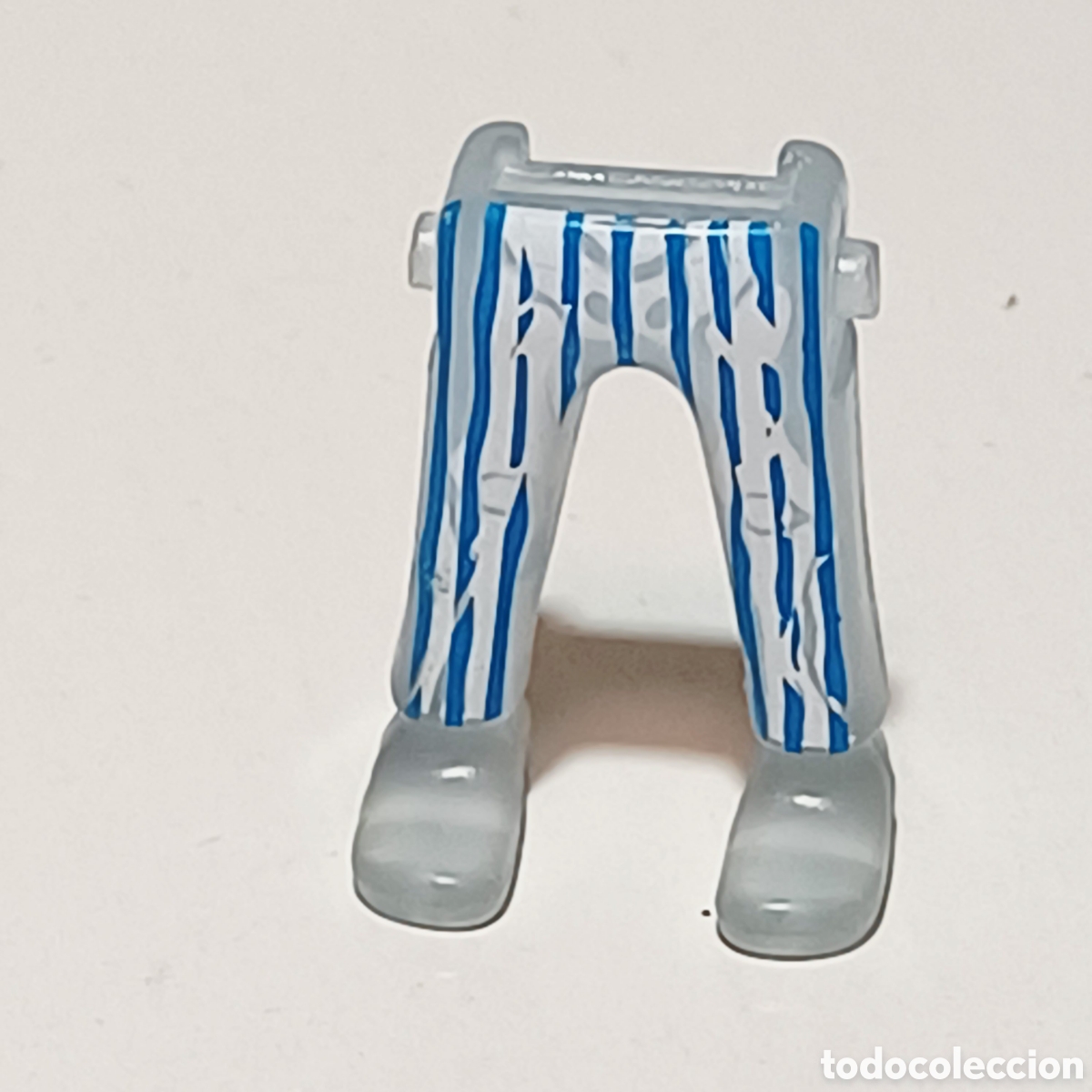 Playmobil: Pieza playmobil piernas translucido rayas azul y blanco zapatos grises