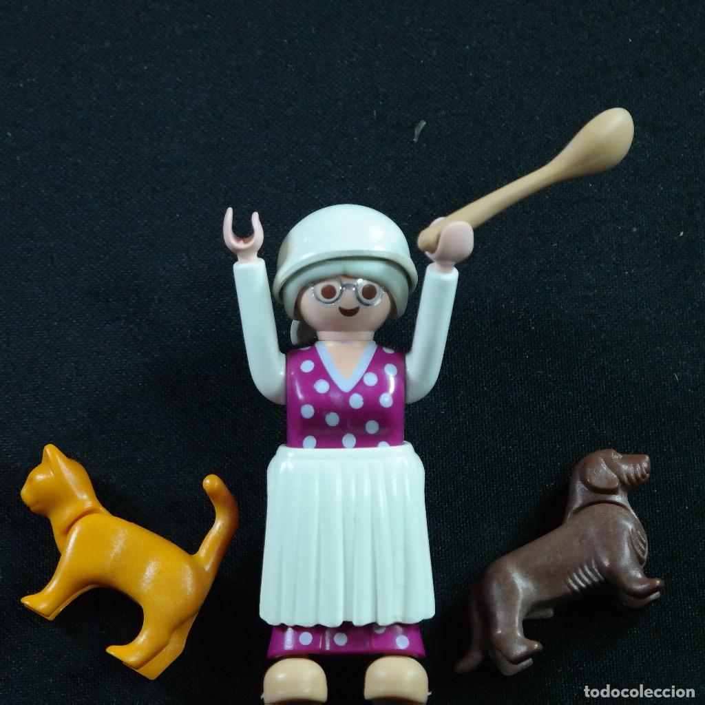 Playmobil: Playmobil abuela con perro y gato ☼