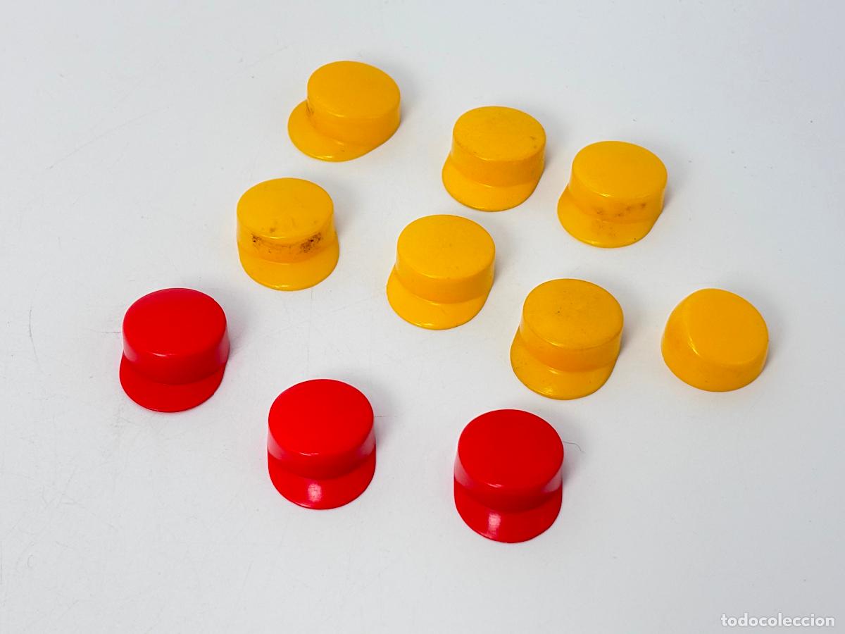 Playmobil: Playmobil lote gorra roja amarilla primera mano &eacute;poca