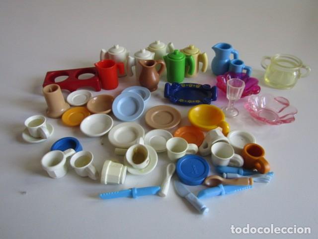 Playmobil: DIFICIL LOTE DE VAJILLA Y CUBIERTOS COLORES VARIADOS OESTE MEDIEVAL ANTIGUAS PLAYMOBIL
