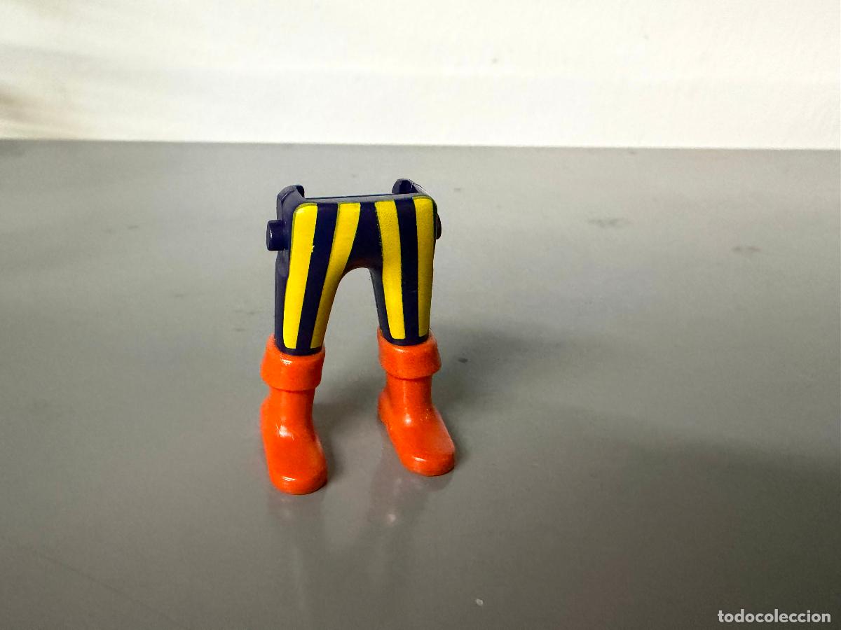 Playmobil: PLAYMOBIL piernas recambio medieval con bota pantalon rallado tro