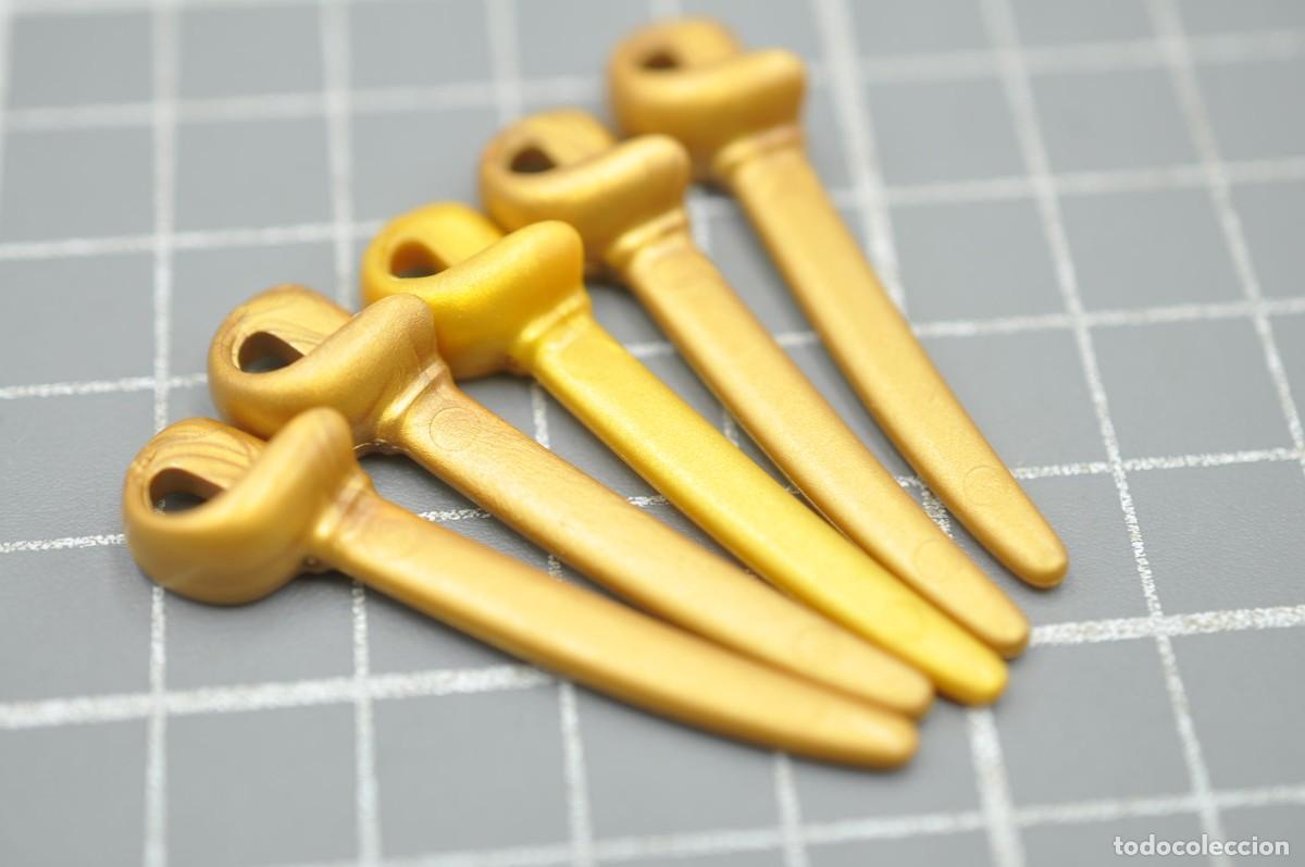 Playmobil: wsk104 Playmobil, 5 sables dorados (el de en medio m&aacute;s dorado)