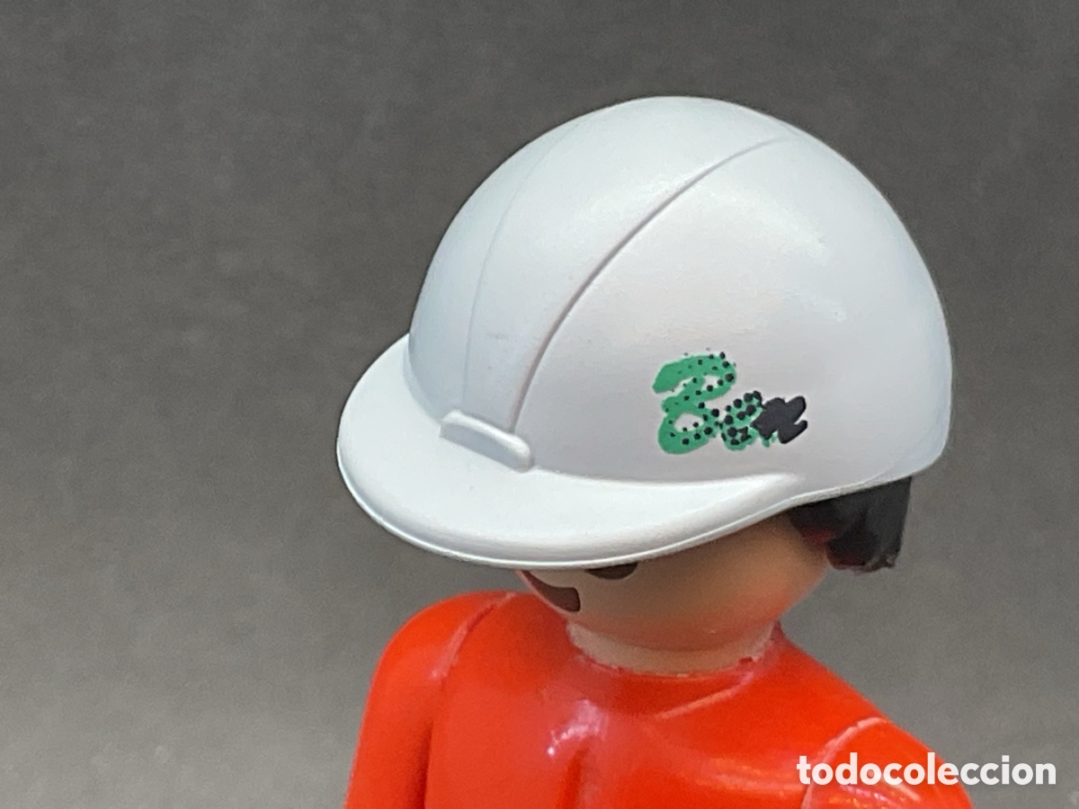 Playmobil: ACCESORIOS PLAYMOBIL. CASCO DE SEGURIDAD CON LOGO.