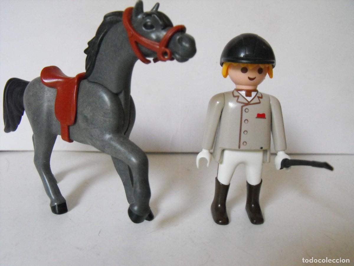 Playmobil: PLAYMOBIL. Figura de jinete de competici&oacute;n y caballo.