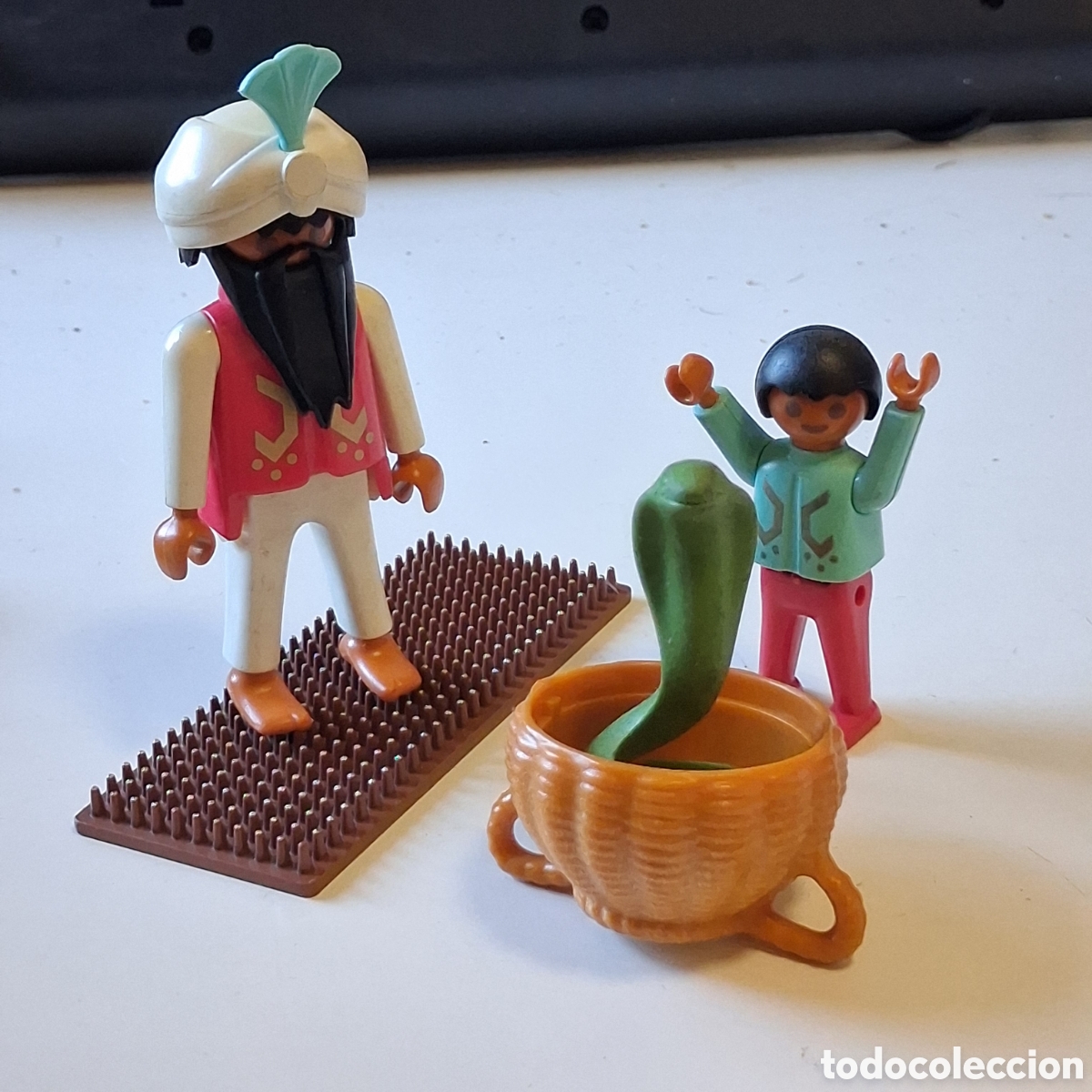 Playmobil: SET 3398 PLAYMOBIL CIRCUS ROMANI - solo 2 figuras encantador serpiente lo que se ve en la foto
