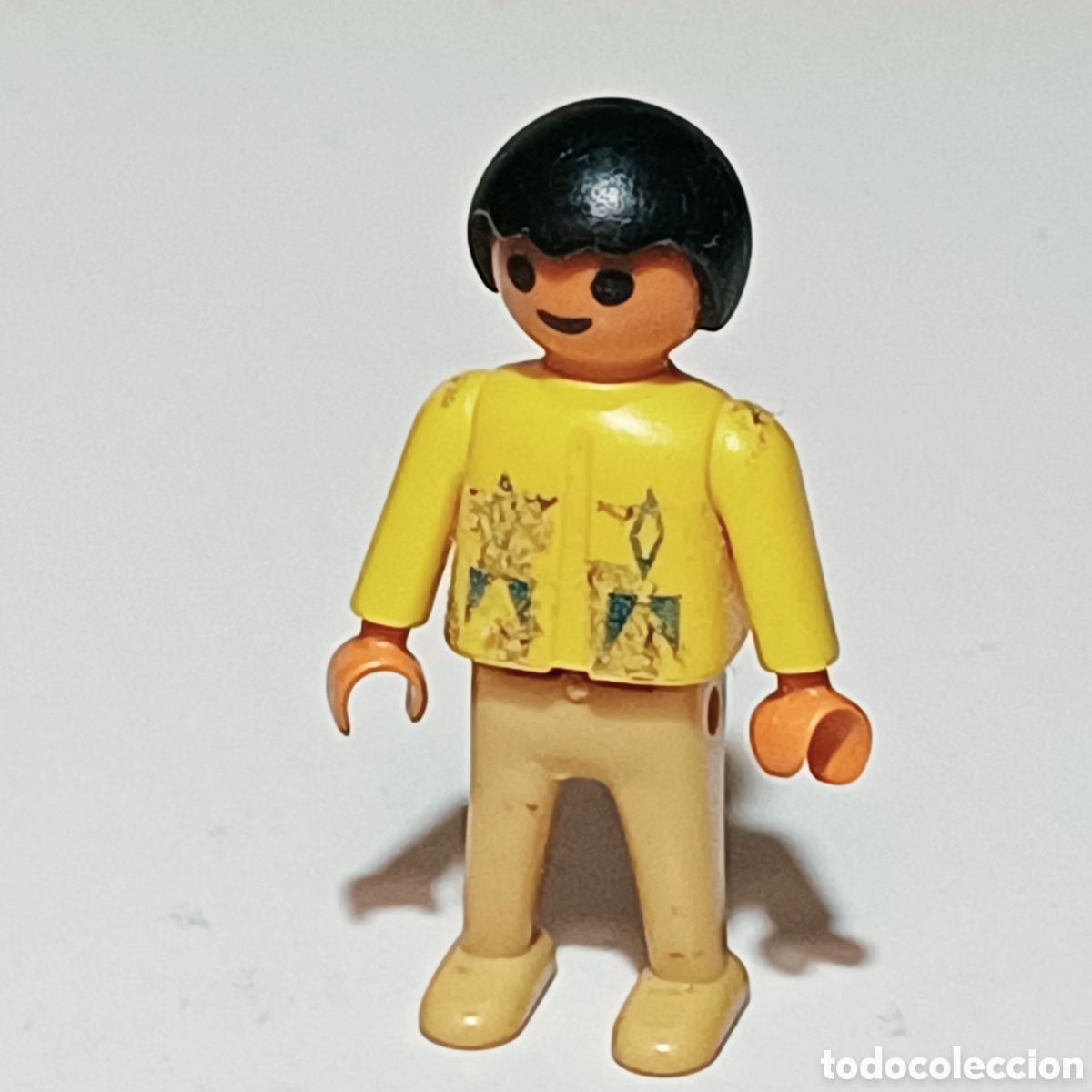 Playmobil: Figura Playmobil ni&ntilde;o indio torso amarillo piernas beige