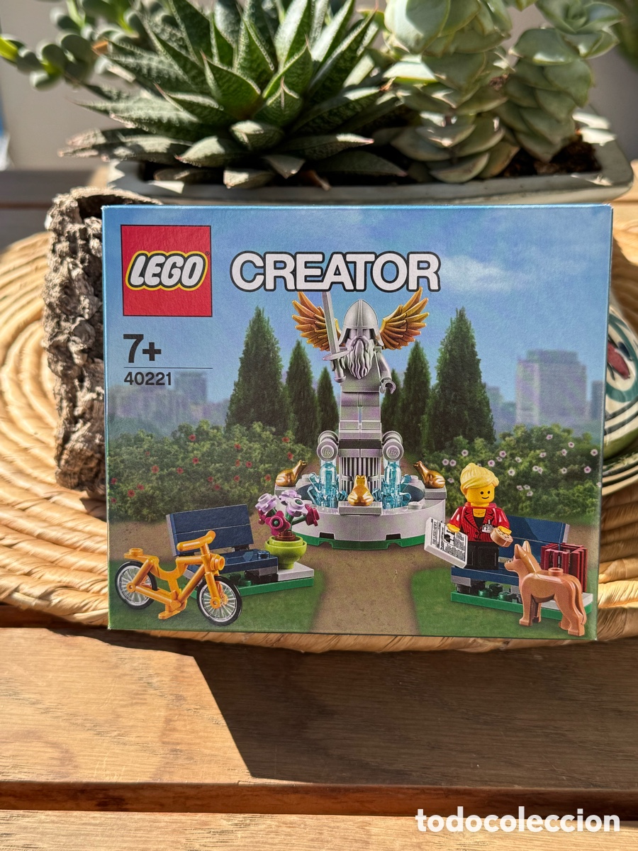 Playmobil: LEGO Creator 40221 Fuente del parque Park Fountain
