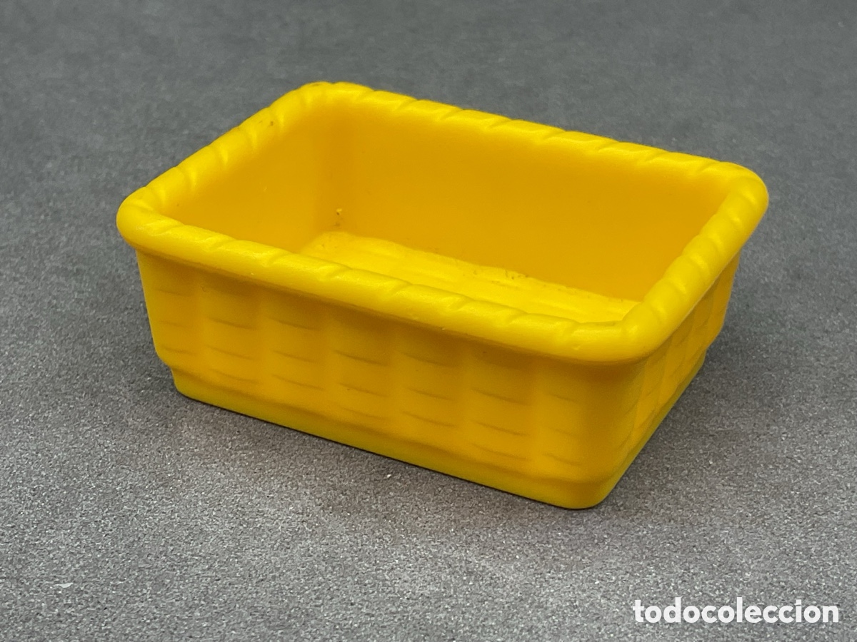 Playmobil: ACCESORIO PLAYMOBIL. CESTA GRANDE MIMBRE COLOR AMARILLO .