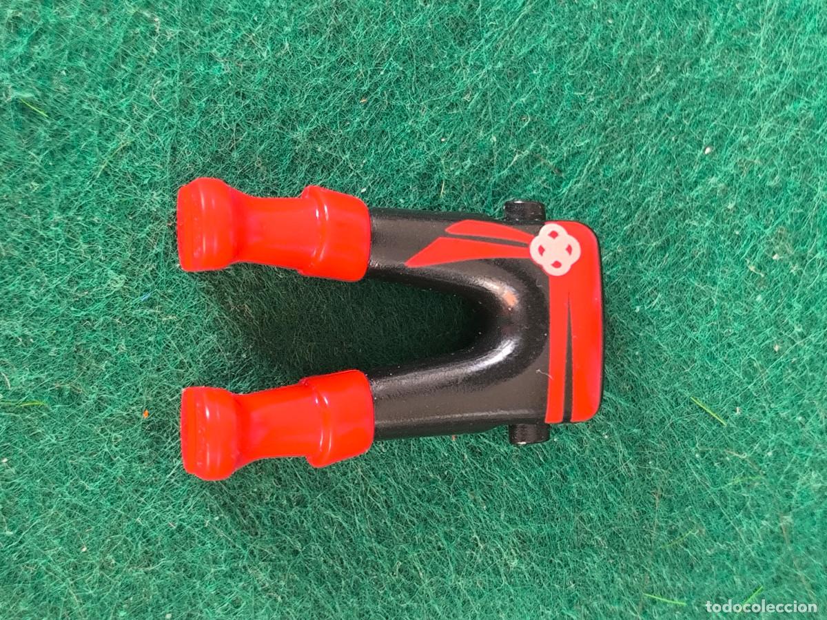 Playmobil: Playmobil piernas pantal&oacute;n negro bota roja