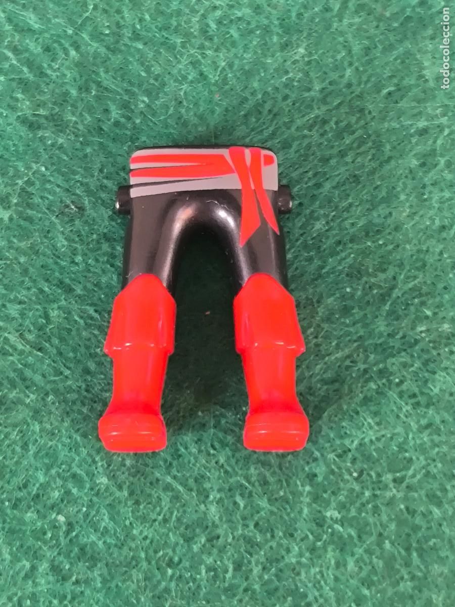 Playmobil: Playmobil piernas pantal&oacute;n negro bota faja rojas piratas mosqueteros medieval oeste vikingos