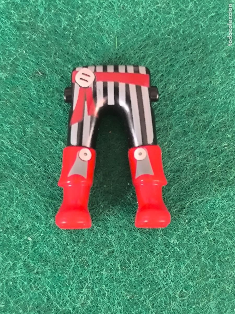 Playmobil: Playmobil piernas pantal&oacute;n negro rayas gris bota faja rojas piratas mosqueteros medieval oeste
