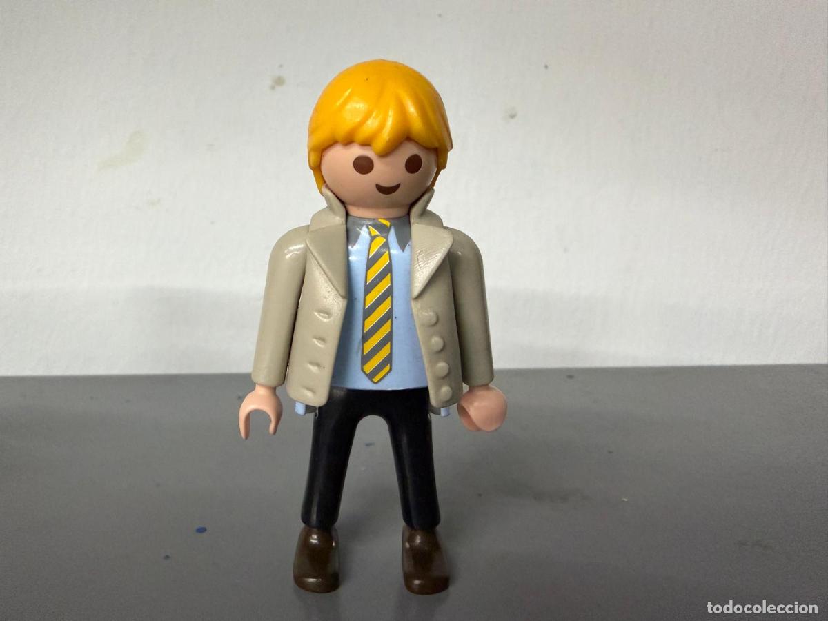 Playmobil: PLAYMOBIL FIGURA HOMBRE ELEGANTE CON CHALECO Y CORBATA TRAJE EJECUTIVO CIUDAD -MIX28