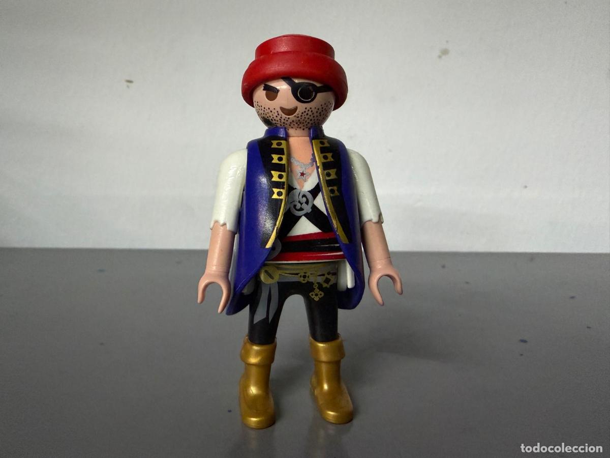 Playmobil: PLAYMOBIL FIGURA PIRATA CON CHALECO LARGO BOTAS DORADAS -MIX28