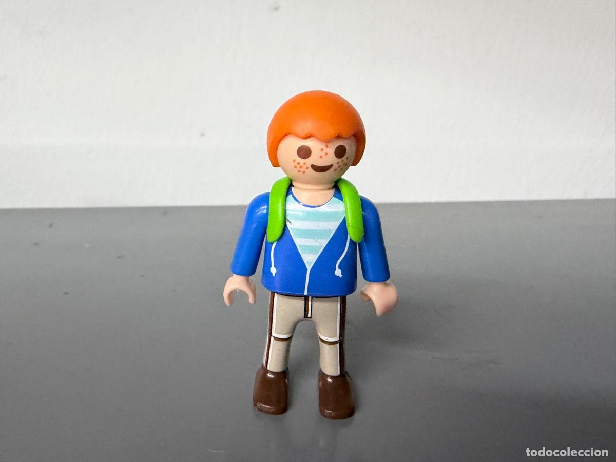 Playmobil: PLAYMOBIL FIGURA NI&Ntilde;O CIUDAD CON MOCHILA -CH3