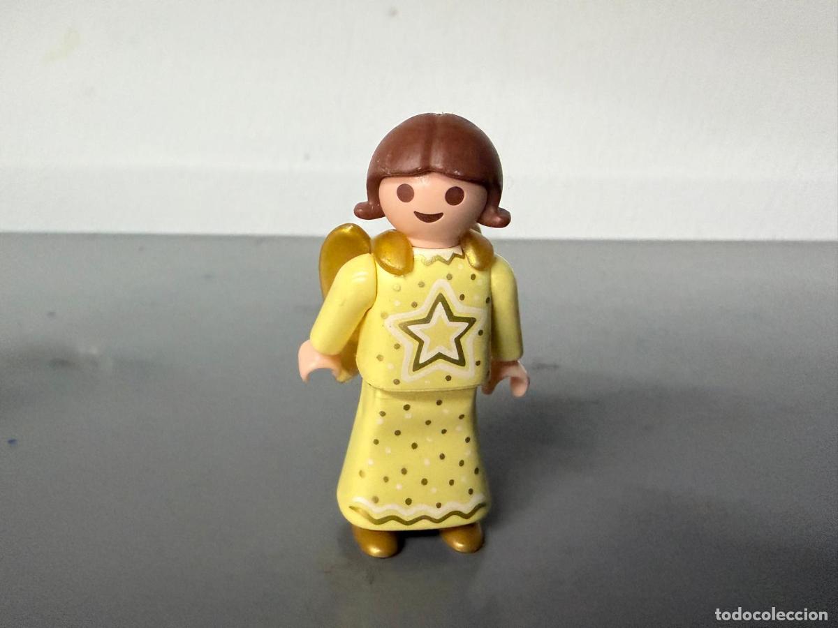 Playmobil: PLAYMOBIL FIGURA NI&Ntilde;A NAVIDAD ANGEL CON ALAS BELEN -CH3