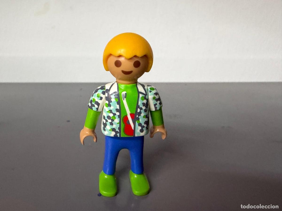 Playmobil: PLAYMOBIL FIGURA NI&Ntilde;O CIUDAD -CH3