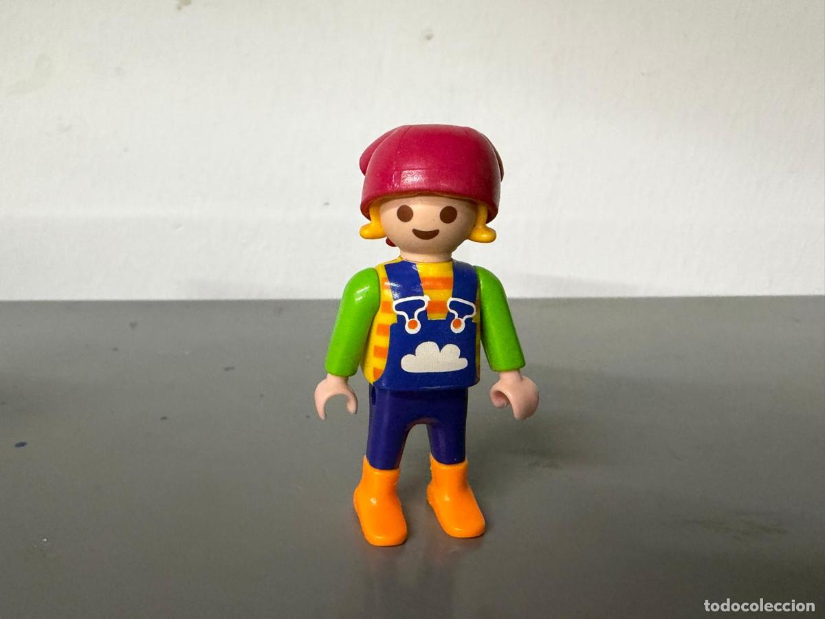 Playmobil: PLAYMOBIL FIGURA NI&Ntilde;A CIUDAD CON PA&Ntilde;UELO PELO CABEZA -CH3