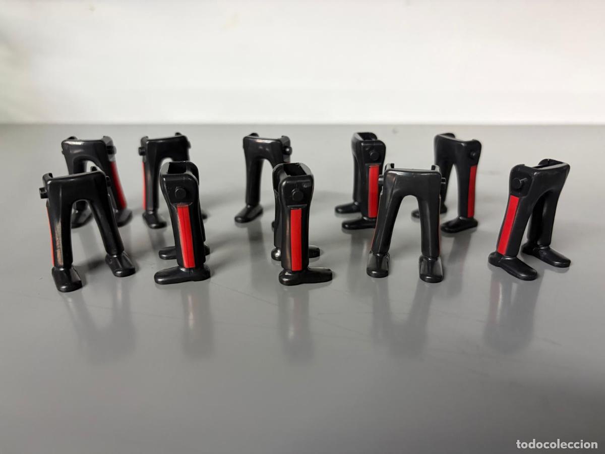 Playmobil: PLAYMOBIL LOTE 10 PIERNAS PANTALON CON RALLA ROJA INGLES RECAMBIO
