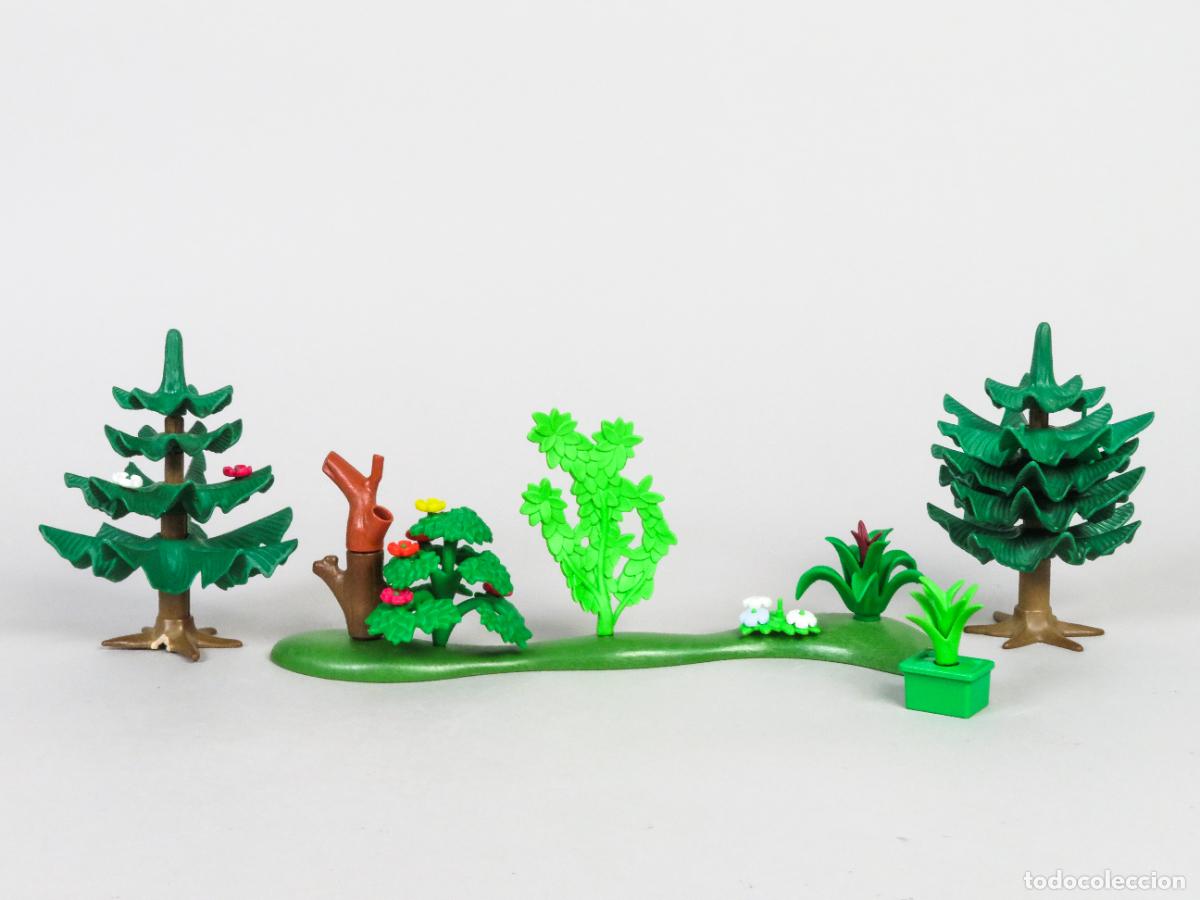 Playmobil: Playmobil 2 pinos y base flores jard&iacute;n 2013