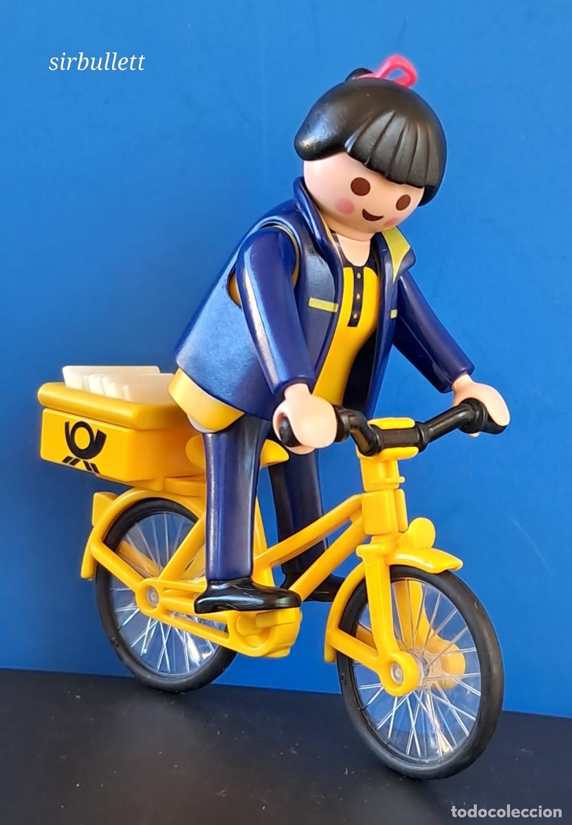 Playmobil: Figura cartera en bicicleta. Playmobil. Empleada de correos