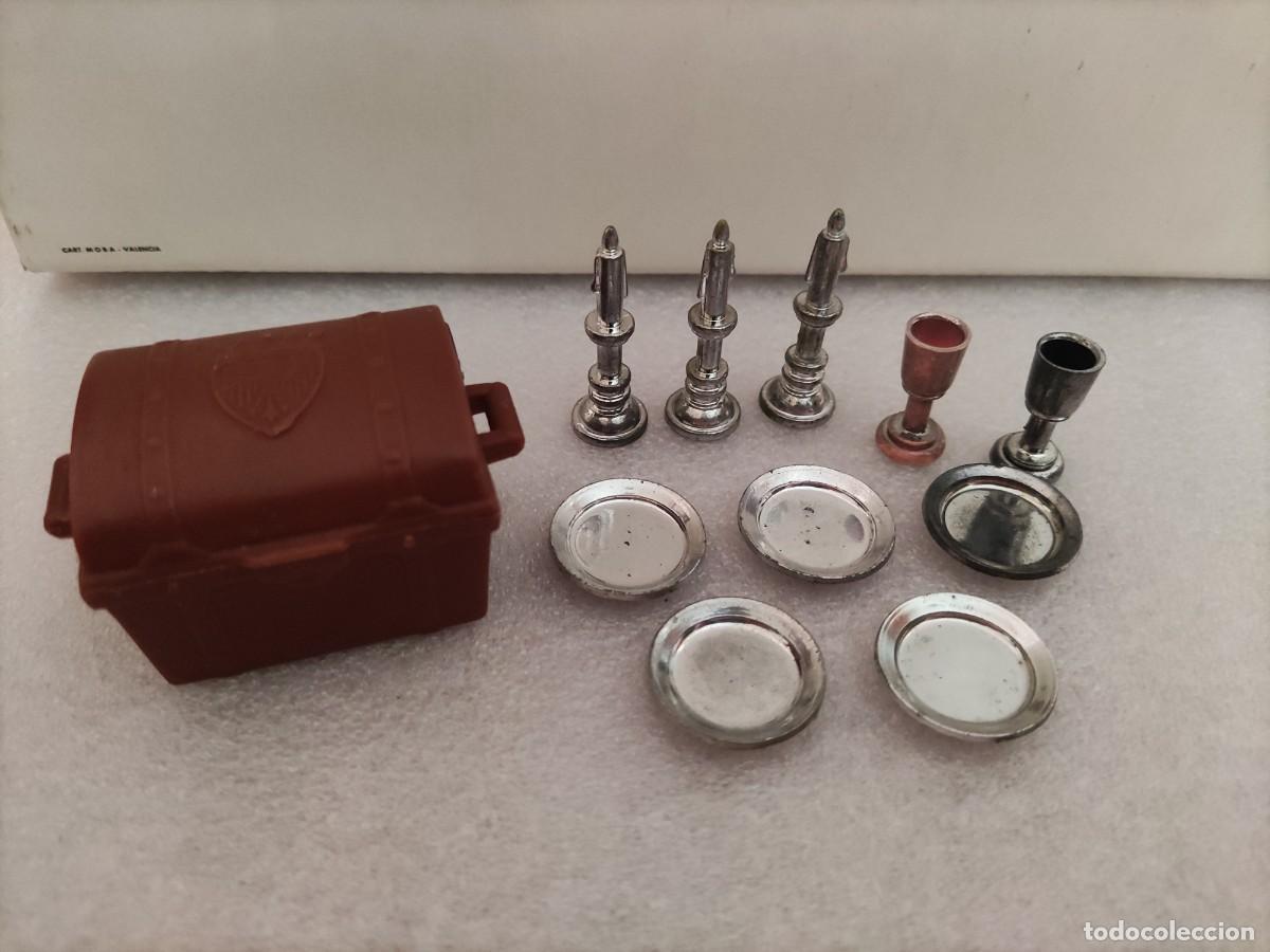 Playmobil: (B) Caja madera con platos, copas y velas cromadas Castillo medieval Playmobil