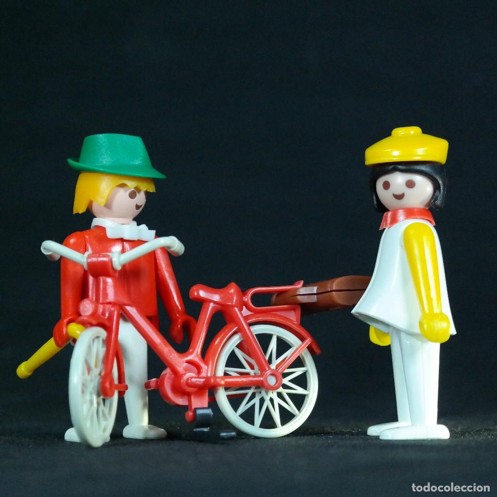 Playmobil: Playmobil dos figuras manos fijas con bici ☼