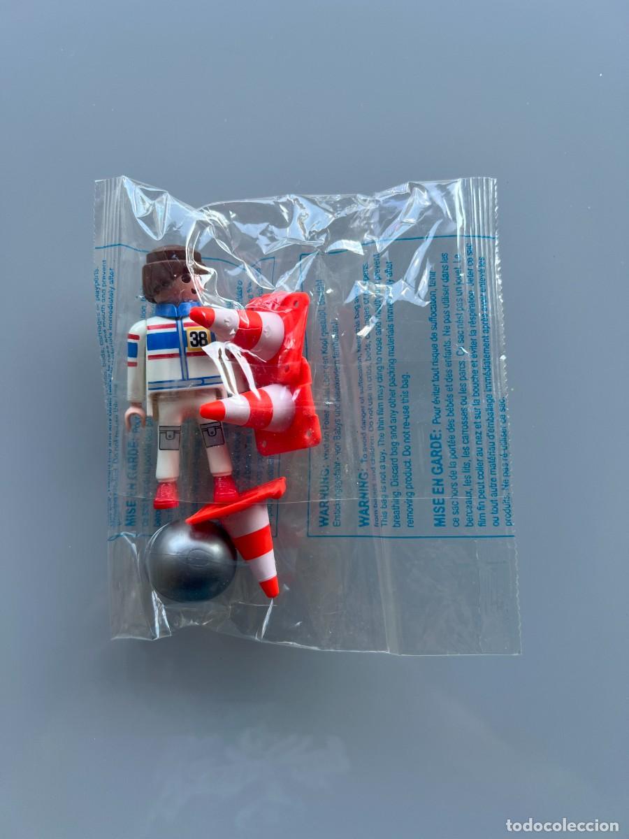 Playmobil: Figura Playmobil Piloto de Carreras Dorsal 38 con Conos (Bolsa Precintada)